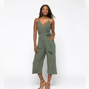 Kaileigh Sleeveless Cropped Jumpsuit Womens Size Large Adjustable Straps Stretch